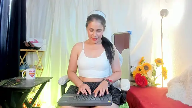girasol walton online show from 04.24.26
