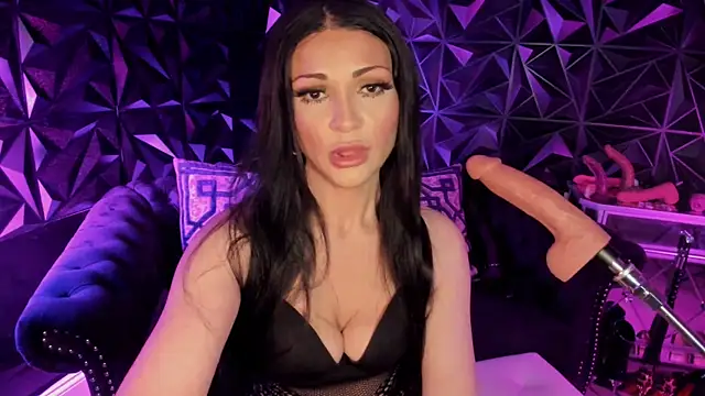 NatashaxoBangs online show from 11.21.25