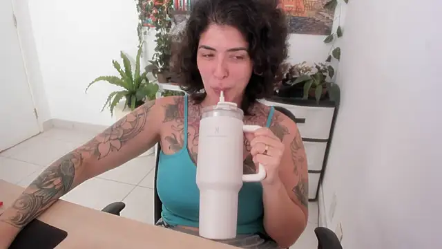 Snapshot of TaliMajesty chatting on 10.07.25 TaliMajesty online show from 10.07.25