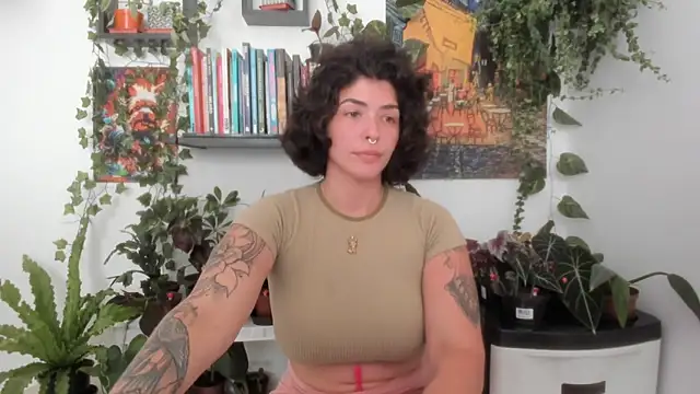 Snapshot of TaliMajesty chatting on 10.14.25 TaliMajesty online show from 10.14.25