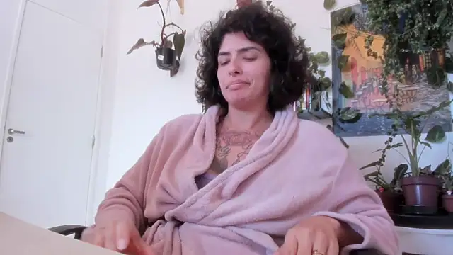 Snapshot of TaliMajesty chatting on 10.22.25 TaliMajesty online show from 10.22.25