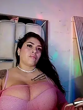 chelaqueen  online show from 12.15.25