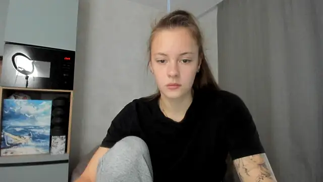 Snapshot of why_again_me chatting on 10.03.25 why again me online show from 10.03.25