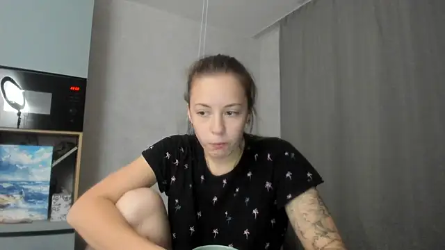 Snapshot of why_again_me chatting on 11.09.25 why again me online show from 11.09.25