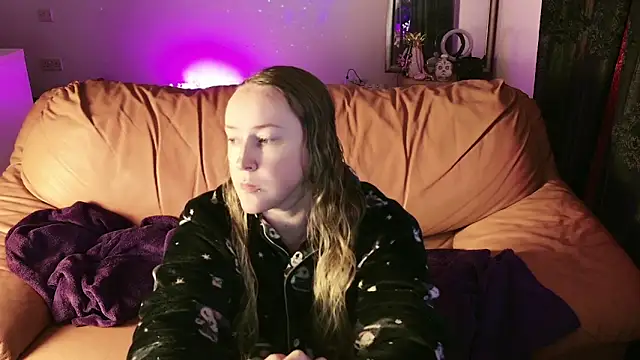 kisicaxx online show from 01.14.25