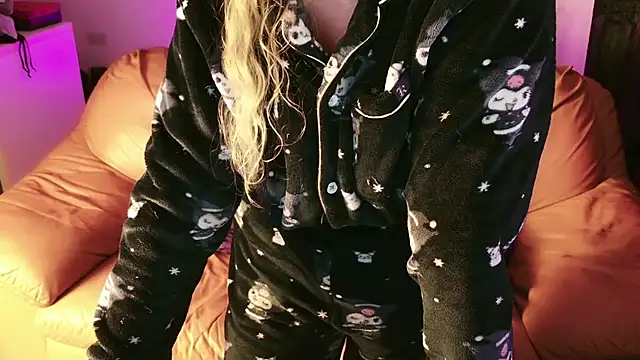 kisicaxx online show from 01.15.25
