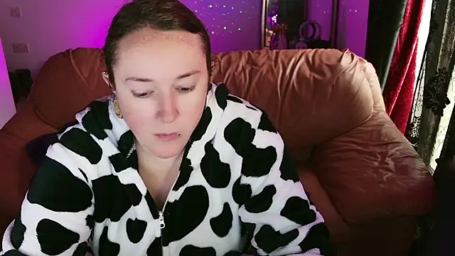 kisicaxx online show from 01.17.25