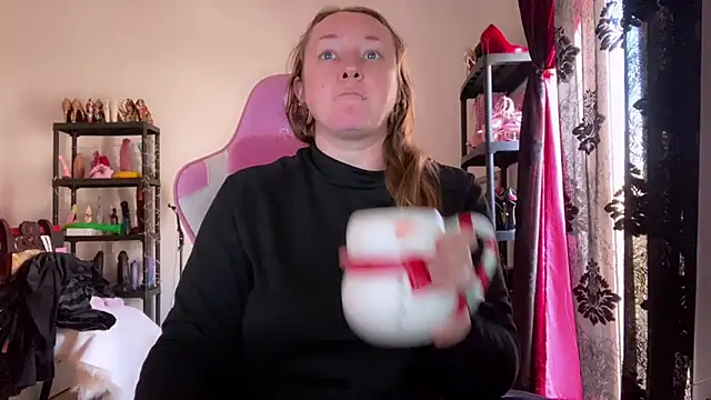 kisicaxx online show from 02.18.26