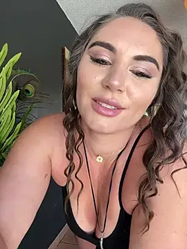 lovely beast online show from 03.12.25