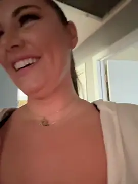 lovely beast online show from 09.16.25