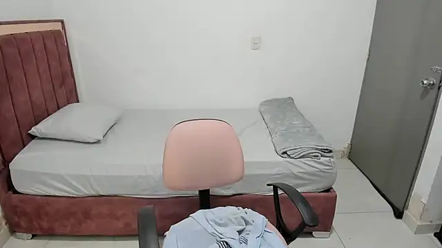 Snapshot of nicoledavis chatting on 10.23.25 nicoledavis online show from 10.23.25