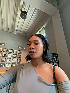 Snapshot of __Nessa__ chatting on 05.23.26 Nessa online show from 05.23.26
