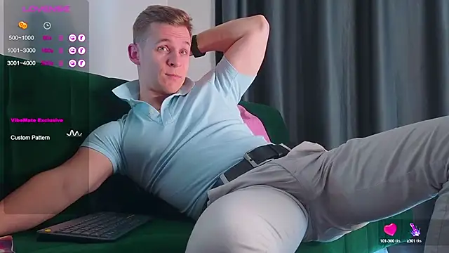 Snapshot of S3Xyes chatting on 02.11.25 S3Xyes online show from 02.11.25