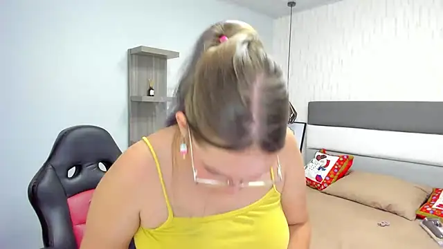 LEYNABRAUN online show from 01.03.25