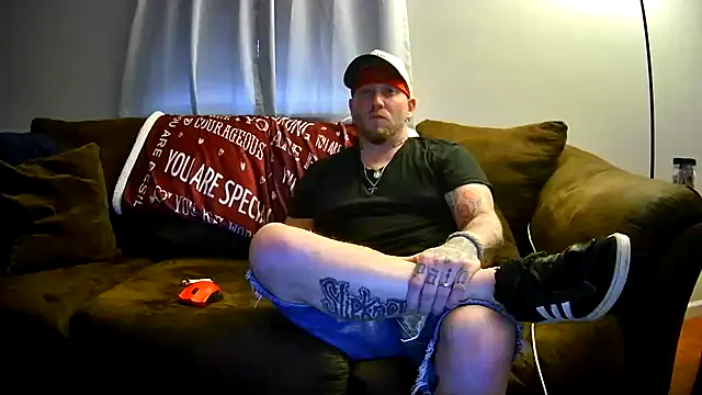 Snapshot of Livingpuddle chatting on 07.18.26 Livingpuddle online show from 07.18.26