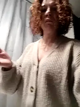 Snapshot of jennylovence chatting on 11.13.25 jennylovence online show from 11.13.25