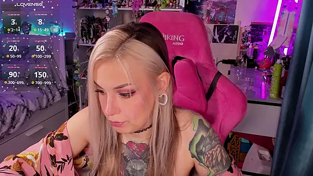 ChloeKohaku online show from 09.11.25