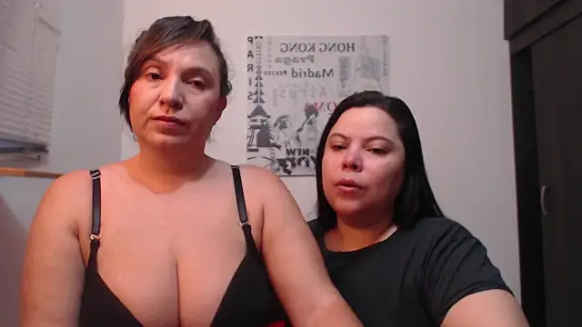 Snapshot of Aaa____ chatting on 10.27.25 Aaa online show from 10.27.25