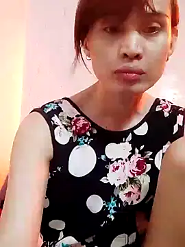 QueenSoreal online show from 02.05.25