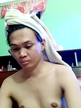 QueenSoreal online show from 10.24.25