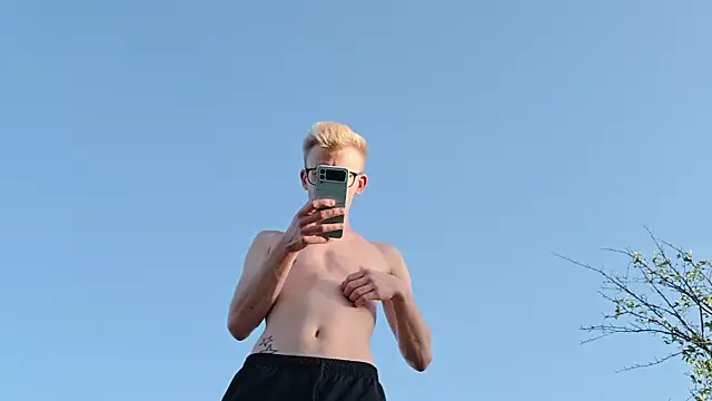 Vuitton online show from 06.27.26