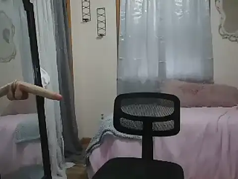 Snapshot of AshleyRain chatting on 10.14.25 AshleyRain online show from 10.14.25