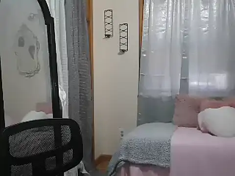 Snapshot of AshleyRain chatting on 10.16.25 AshleyRain online show from 10.16.25