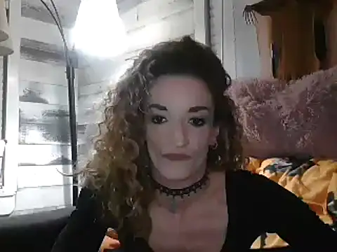 Snapshot of AshleyRain chatting on 11.02.25 AshleyRain online show from 11.02.25