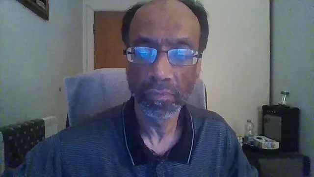 Snapshot of rauncher1 chatting on 11.07.25 rauncher1 online show from 11.07.25