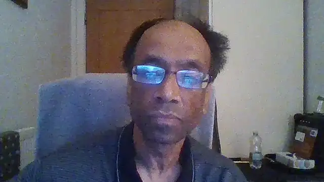 Snapshot of rauncher1 chatting on 11.10.25 rauncher1 online show from 11.10.25