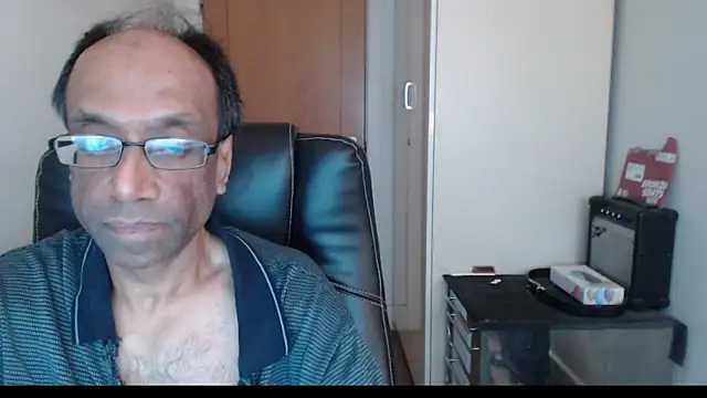 Snapshot of rauncher1 chatting on 02.11.26 rauncher1 online show from 02.11.26