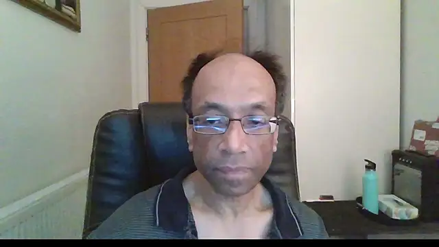 Snapshot of rauncher1 chatting on 02.15.26 rauncher1 online show from 02.15.26