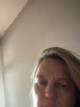 Snapshot of Susanel chatting on 09.24.25 Susanel online show from 09.24.25