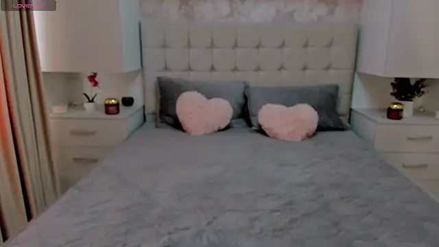 mysteriousbrunette26 online show from 04.18.26