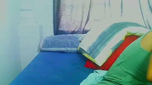 Snapshot of freaky_naughty chatting on 10.11.25 freaky naughty online show from 10.11.25