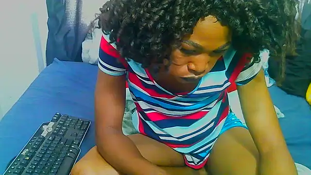 Snapshot of freaky_naughty chatting on 11.02.25 freaky naughty online show from 11.02.25