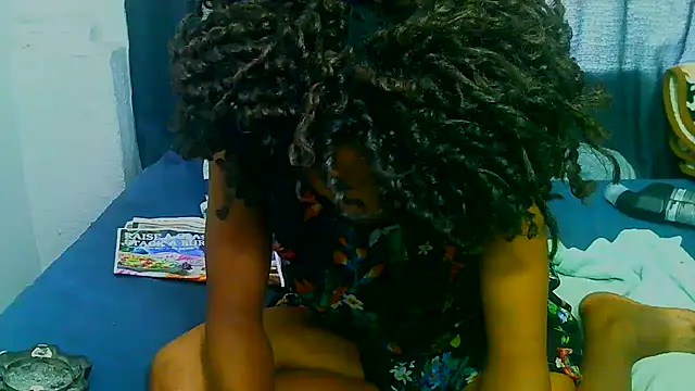 Snapshot of freaky_naughty chatting on 11.05.25 freaky naughty online show from 11.05.25