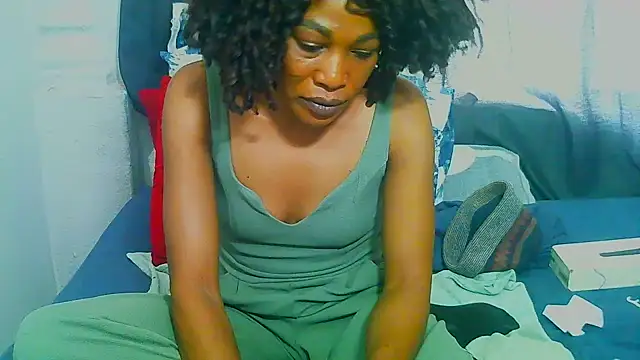 Snapshot of freaky_naughty chatting on 11.08.25 freaky naughty online show from 11.08.25