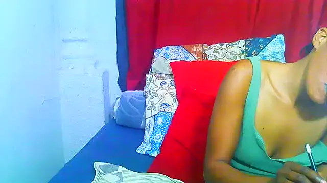 Snapshot of freaky_naughty chatting on 02.25.26 freaky naughty online show from 02.25.26