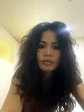 Snapshot of nareethai chatting on 11.21.25 nareethai online show from 11.21.25