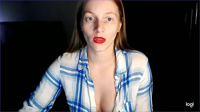 Snapshot of Shantidol chatting on 11.18.25 Shantidol online show from 11.18.25