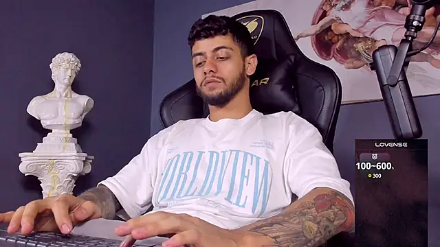 Snapshot of alessandro_duty chatting on 12.05.24 alessandro duty online show from 12.05.24