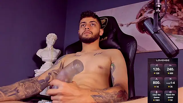 Snapshot of alessandro_duty chatting on 01.06.25 alessandro duty online show from 01.06.25