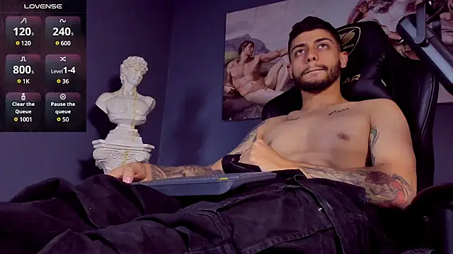 Snapshot of alessandro_duty chatting on 03.05.25 alessandro duty online show from 03.05.25