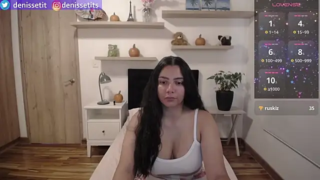 DenisseTits online show from 10.17.25