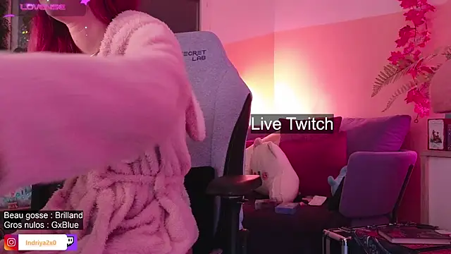 Snapshot of Indriya2x0 chatting on 11.12.25 Indriya2x0 online show from 11.12.25