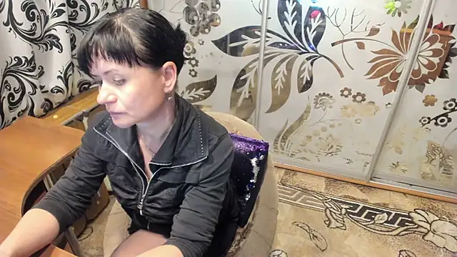 Snapshot of EVILENSA chatting on 01.07.25 EVILENSA online show from 01.07.25