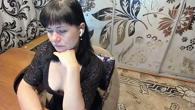 Snapshot of EVILENSA chatting on 01.19.25 EVILENSA online show from 01.19.25