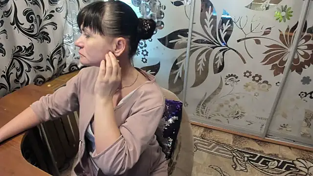 Snapshot of EVILENSA chatting on 02.12.25 EVILENSA online show from 02.12.25