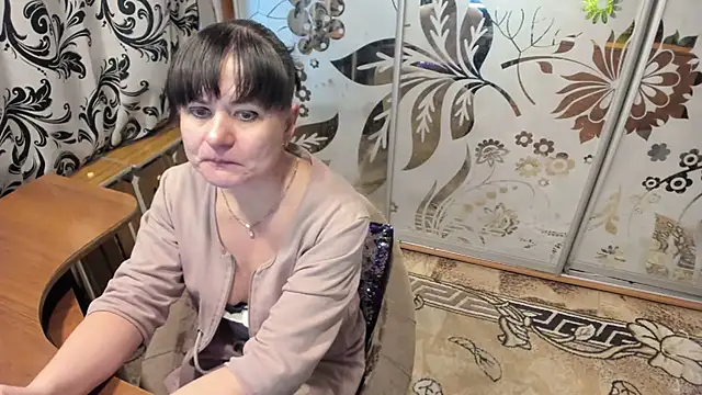 Snapshot of EVILENSA chatting on 02.15.25 EVILENSA online show from 02.15.25